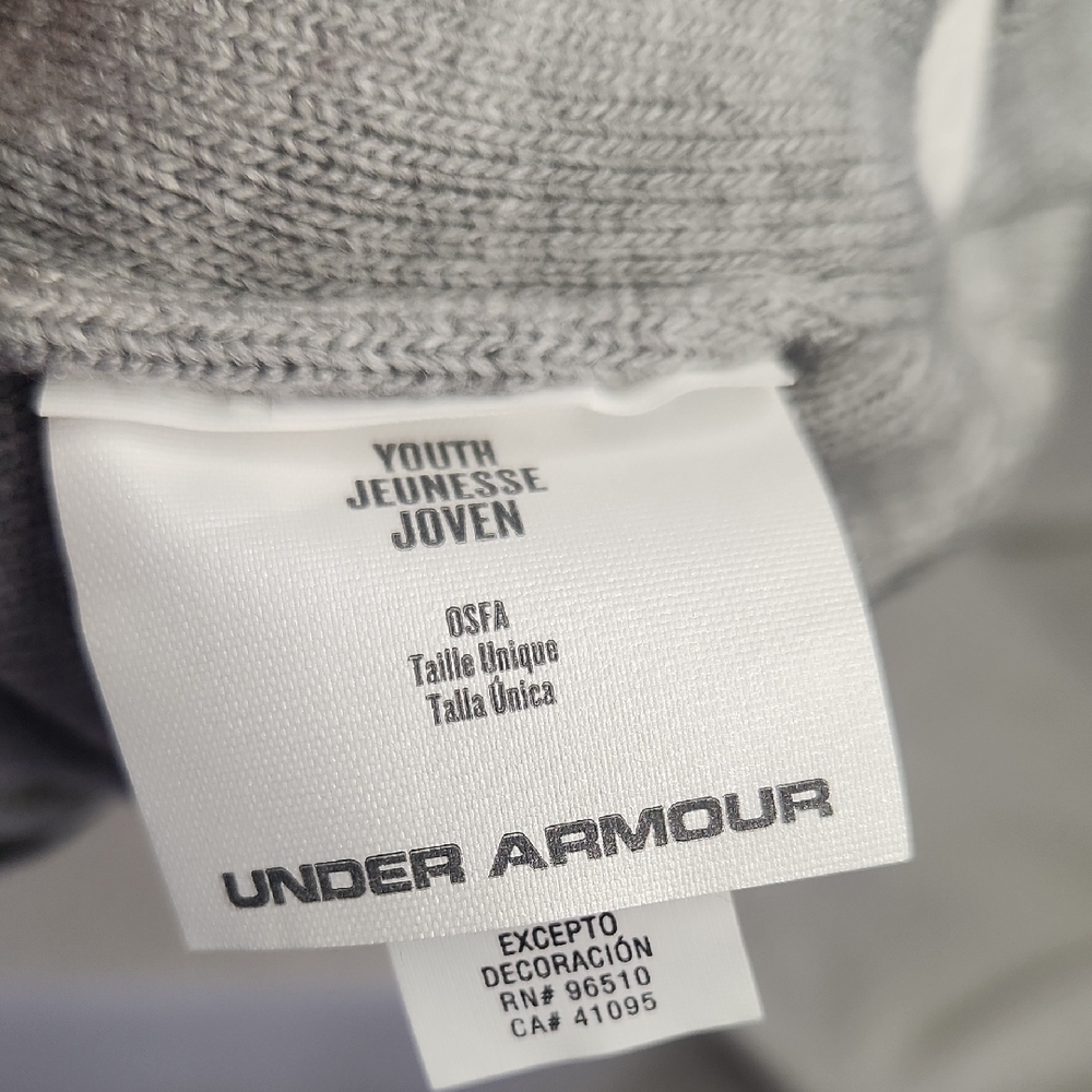 NWT Under Armour Reversible Black and Gray Striped Beanie - Picture 2 of 8